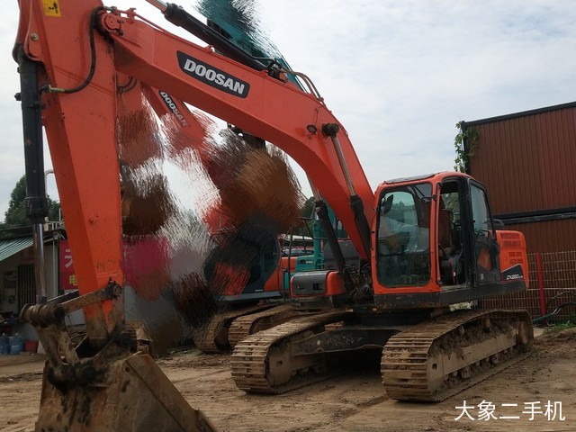 斗山 DX220LC-9C 挖掘机