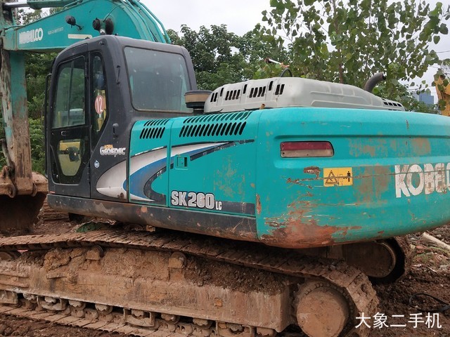 神钢 SK260LC-8 挖掘机
