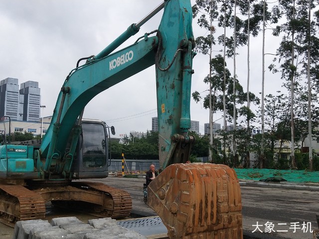 神钢 SK260LC-8 挖掘机