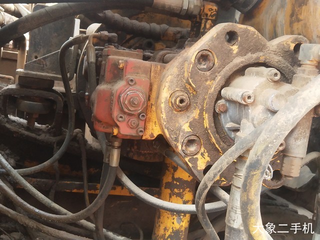 现代 R220-5 挖掘机