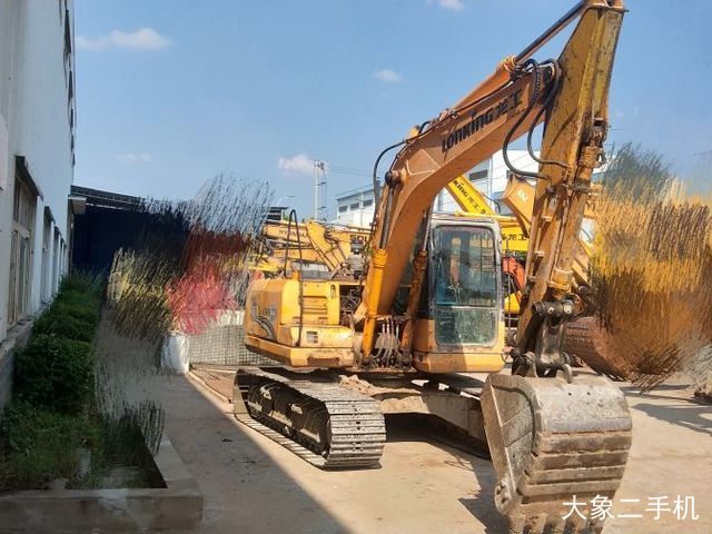 龙工 LG6150 挖掘机