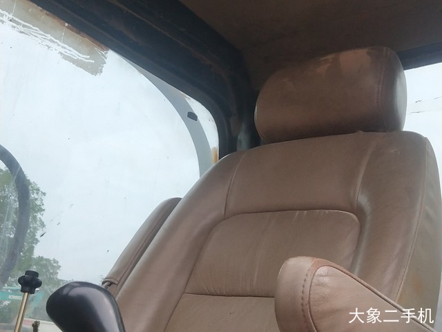 现代 R220-5 挖掘机