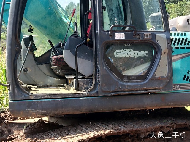 神钢 SK260LC-8 挖掘机