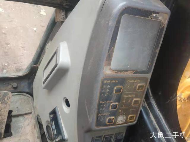 现代 R225LC-7 挖掘机