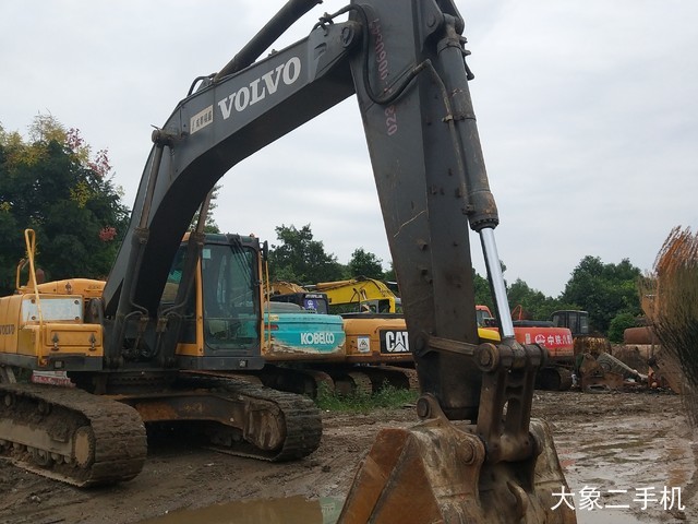 沃尔沃 EC290BLC 挖掘机
