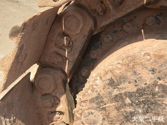 沃尔沃 EC210BLC 挖掘机