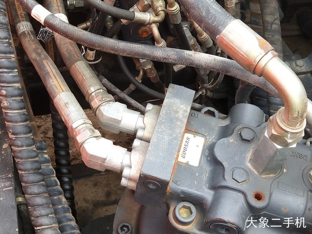 斗山 DX260LC-9C 挖掘机