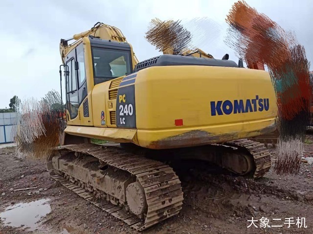 小松 PC240LC-8 挖掘机