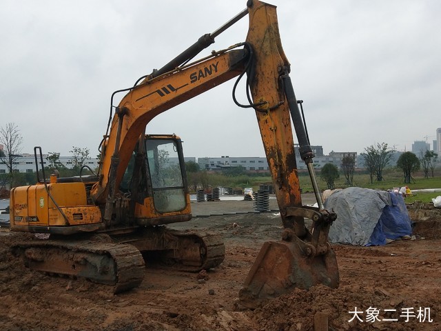 三一重工 SY135C-8 挖掘机