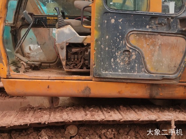 现代 R220-5 挖掘机