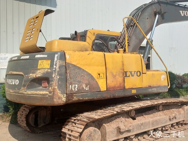 沃尔沃 EC210BLC 挖掘机