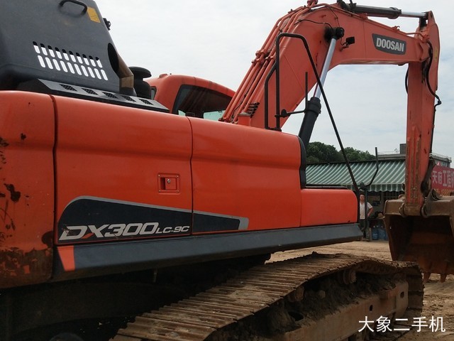 斗山 DX260LC-9C 挖掘机
