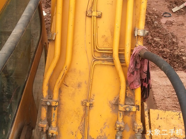 现代 R220-5 挖掘机