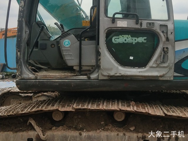 神钢 SK230-6E 挖掘机