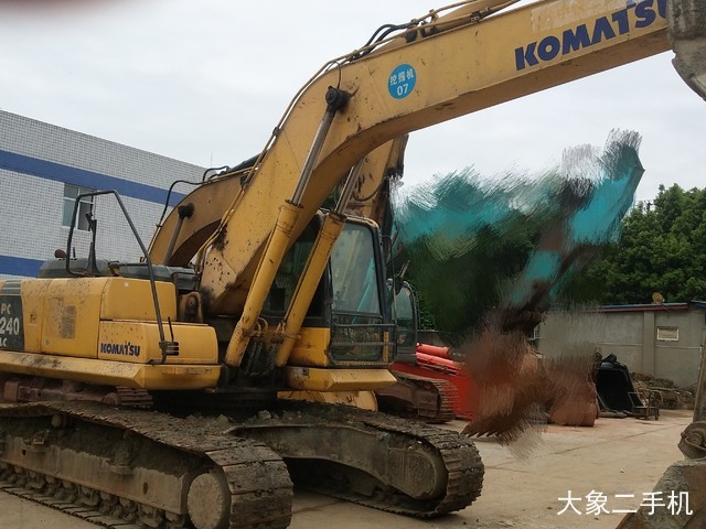 小松 PC240LC-8 挖掘机