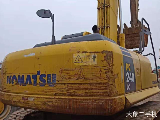 小松 PC240LC-8 挖掘机