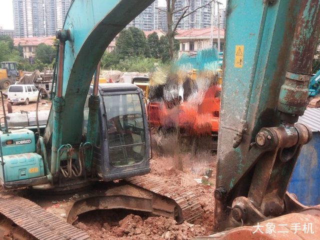 神钢 SK250-6E 挖掘机