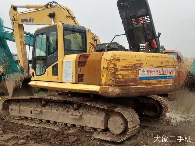 小松 PC240LC-8 挖掘机