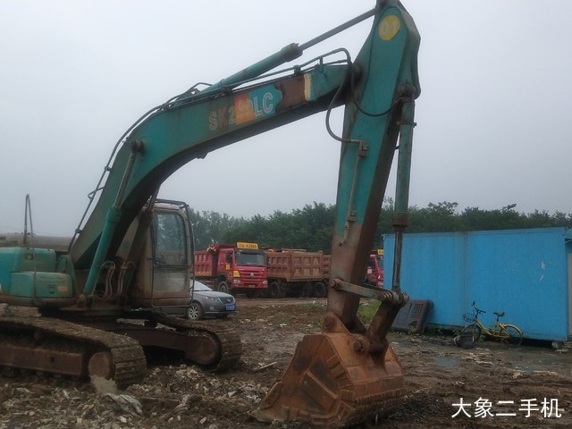 神钢 SK250-6E 挖掘机