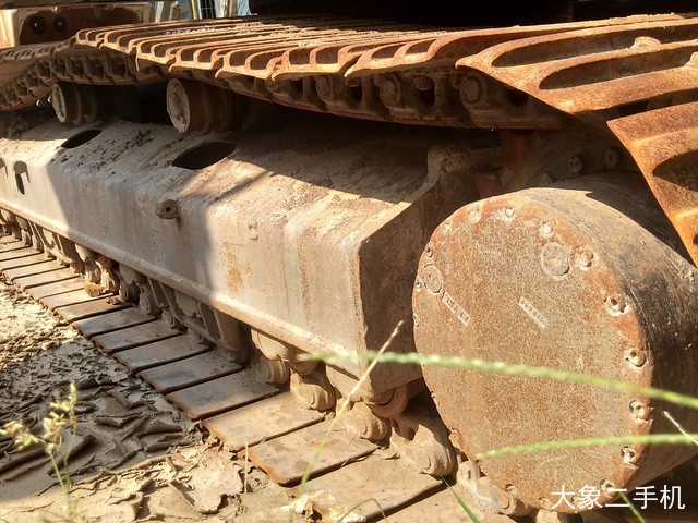 山东临工 LG6225E 挖掘机