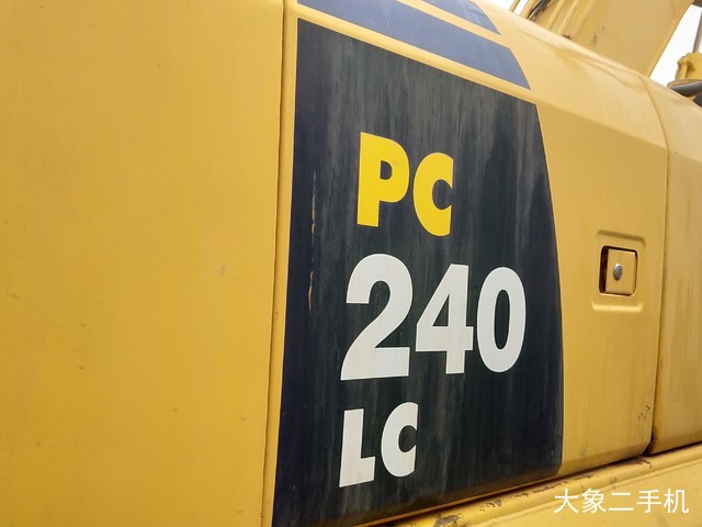 小松 PC240LC-8 挖掘机
