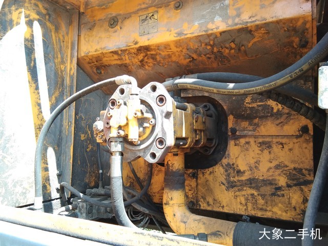 现代 R265LC-7 挖掘机