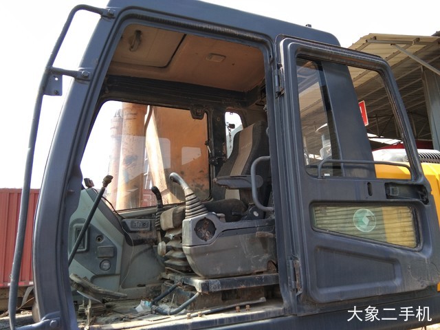 现代 R265LC-7 挖掘机