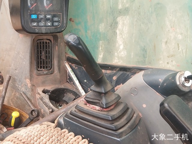 神钢 SK260LC-8 挖掘机