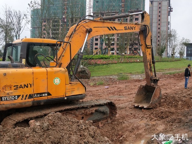 三一重工 SY135C-8 挖掘机