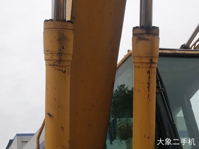 小松 PC240LC-8 挖掘机