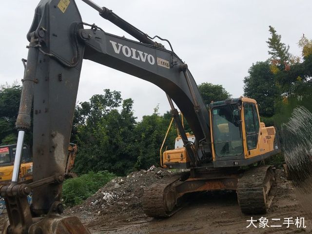 沃尔沃 EC290BLC 挖掘机