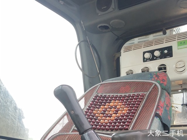 沃尔沃 EC210B 挖掘机