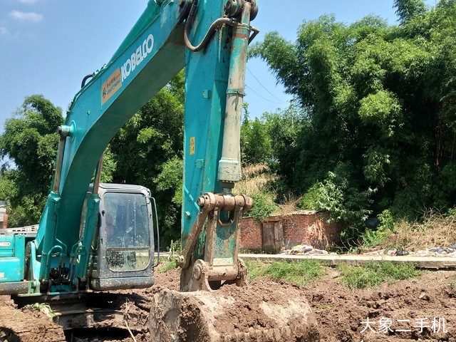神钢 SK260LC-8 挖掘机