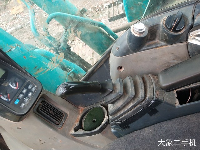 神钢 SK350LC-8 挖掘机