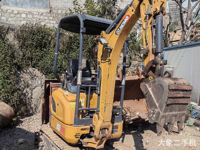 徐工 XE15U 挖掘机