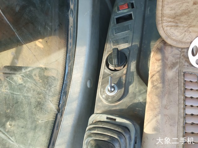 龙工 LG6225 挖掘机