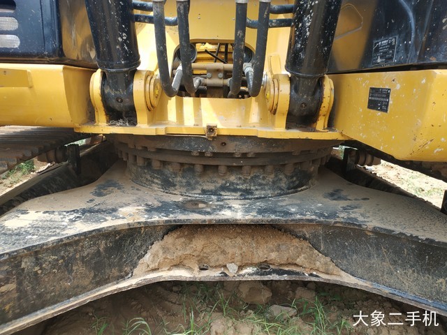 卡特彼勒 323D2L 挖掘机