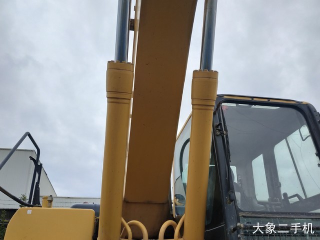 小松 PC240LC-8M0 挖掘机