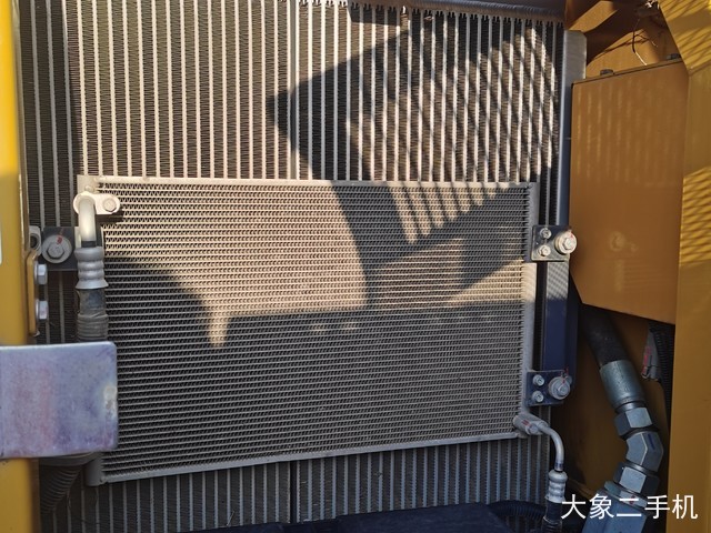 徐工 XE75D 挖掘机