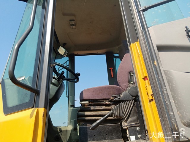 山东临工 L955F 装载机