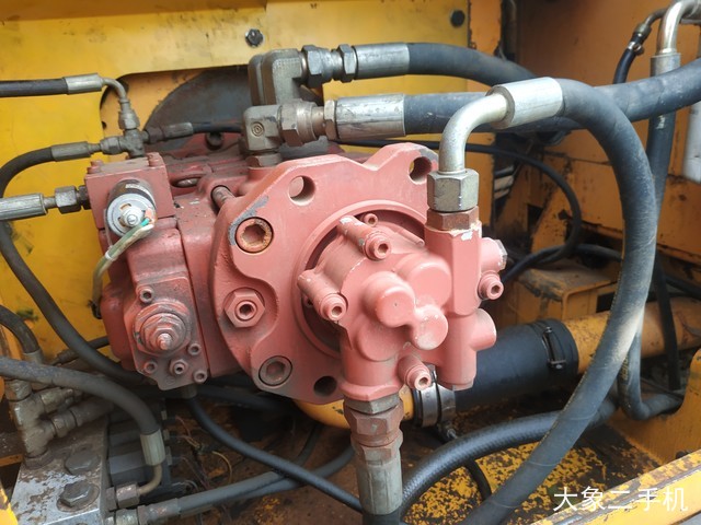 现代 R150LC-7 挖掘机