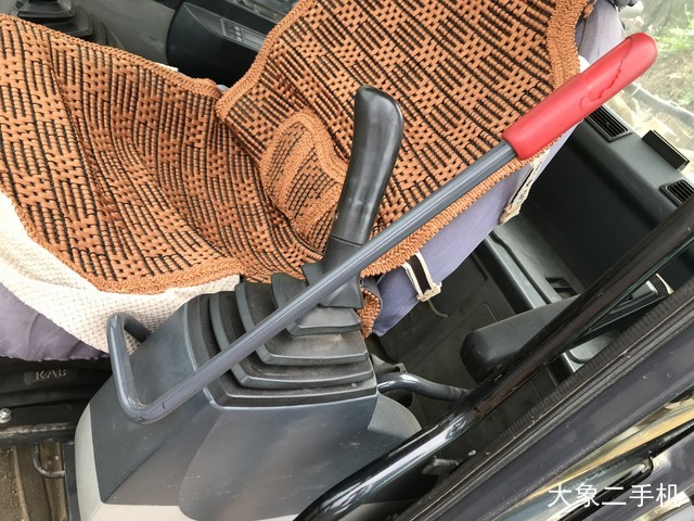 神钢 SK210LC-8 挖掘机