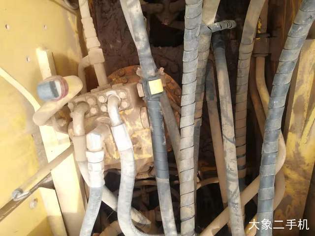 小松 PC210LC-8(600mm履带板) 挖掘机