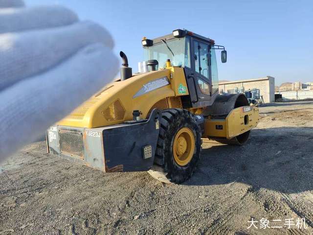 徐工 XS203J 压路机