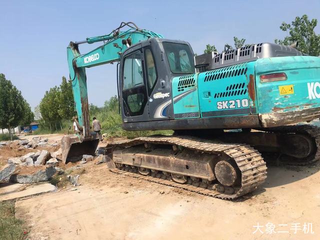 神钢 SK210LC-8 挖掘机