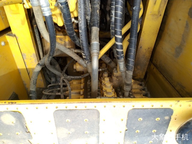 小松 PC240LC-8M0 挖掘机