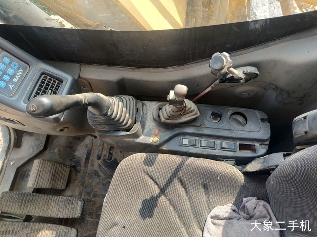 三一重工 SY75C 挖掘机