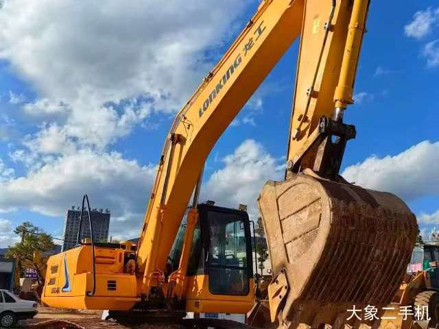 龙工 LG6225E 挖掘机