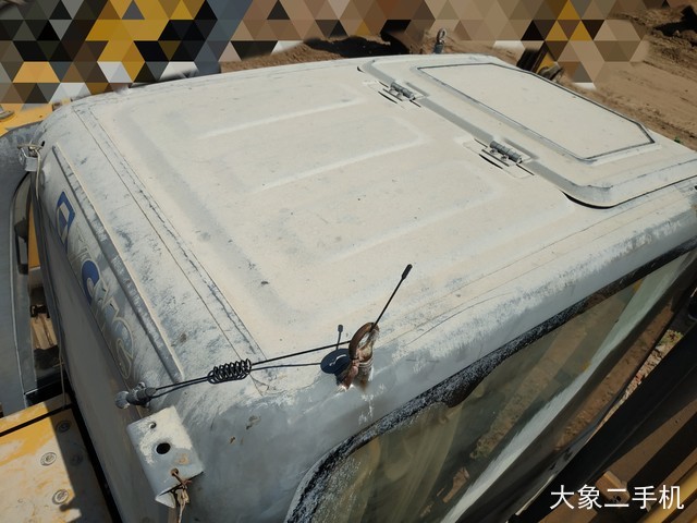 徐工 XE215C 挖掘机