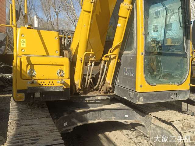 山东临工 E6135F 挖掘机